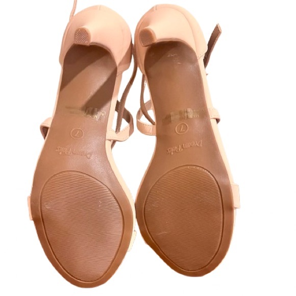 NWOT- Dream Pairs Open Toe Pump
Heel Sandals - Picture 12 of 12